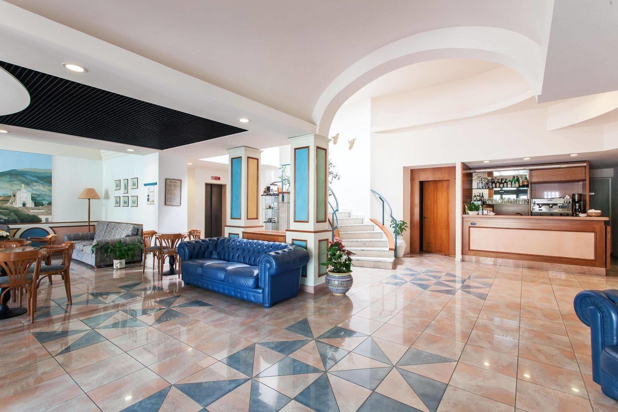 Hotel Los Angeles Асизи Екстериор снимка